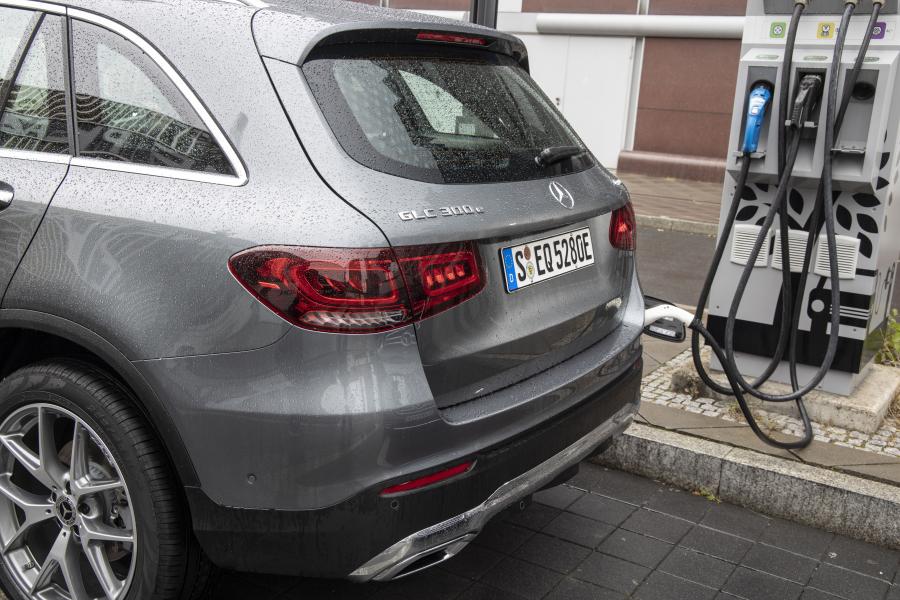 Детали экстерьера Mercedes-Benz GLC300 e 4Matic (X253) 2019 года  (WW) (фото 12 из 16)